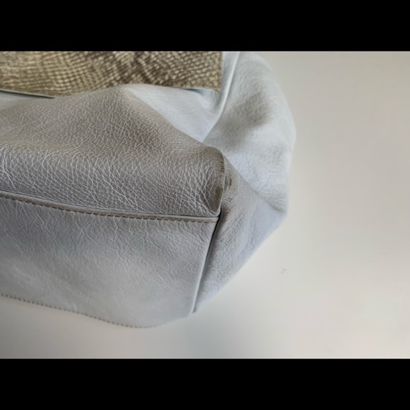 Innue Italian leather white snakeskin tote bag - Picture 10 of 16